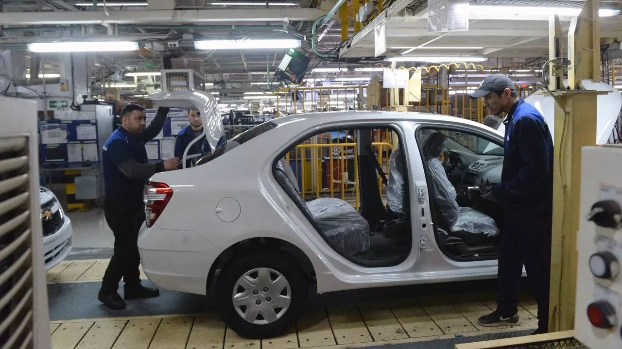 «Тулпар Моторс» автозаводунан чыккан унаалардын баасы айтылды